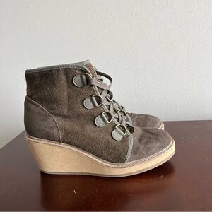 Merona Wool Blend Green Wedge Heel Boots Size 10